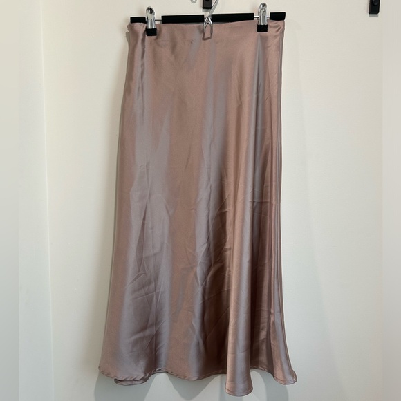 Satin Skirt - Picture 2 of 3